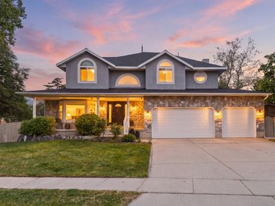 1554 E Buttercup Dr