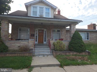 1882 S 2nd St