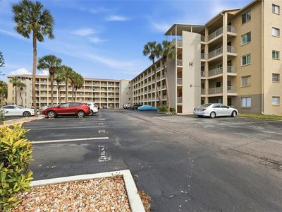 3839 Lake Bayshore Dr #H516