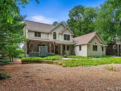 2840 Lake Breeze Dr