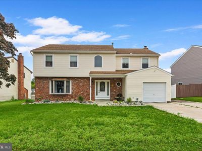 70 Twin Ponds Dr