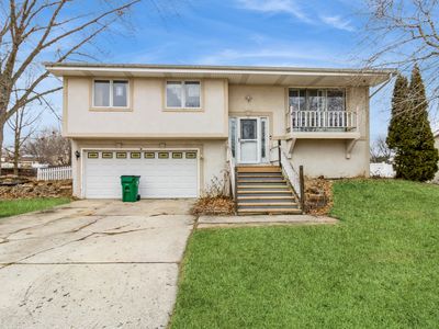 Property at 157 Greenway Dr, Bloomingdale, IL