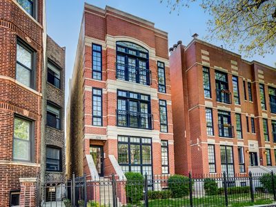 3251 N Kenmore Ave #3