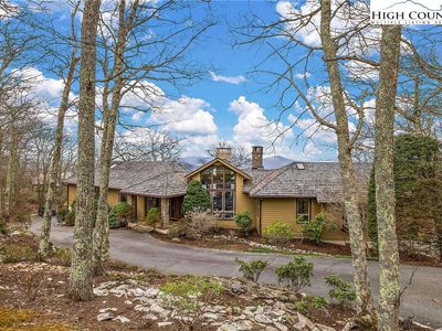 1122 Summit Park Drive