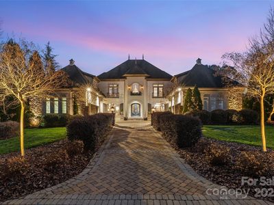 3042 Kings Manor Dr