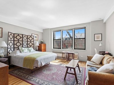 211 E 18th St APT 5D
