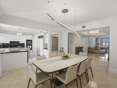 789 Crandon Blvd APT 1805