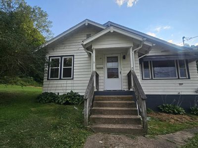 389 Monroe Ave