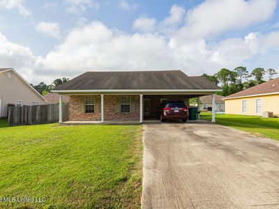 218 Dogwood St