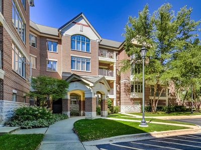 445 Village Grn Unit 207