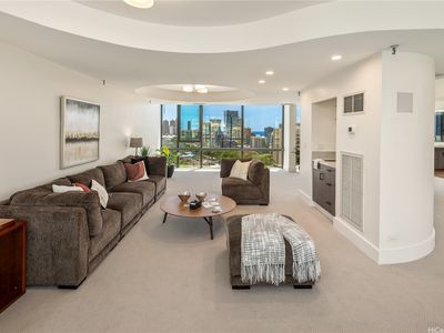 1114 Punahou St #PENTHOUSE 3