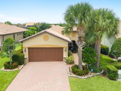 218 SE Longview Dr
