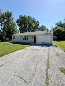 806 Stella St