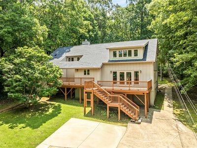 819 Winterhawk Dr