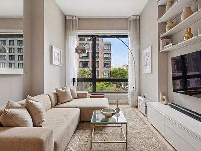 550 Vanderbilt Ave #209