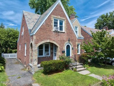 130 Fleetwood Avenue