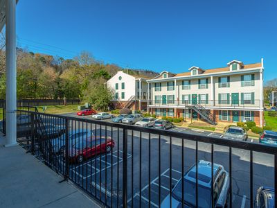 900 Mountain Creek Rd APT F-82