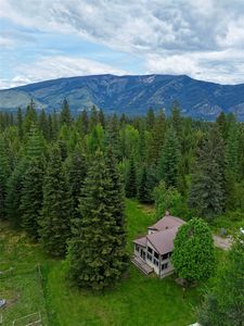36 Forest Ln