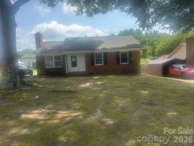 1109 McLaughlin St