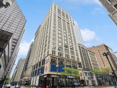 8 W Monroe St APT 1209