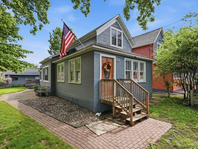 111 2nd St NE