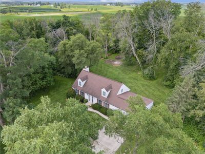 5 Hillcrest Heights Ln