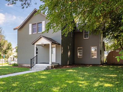 803 W 5th St