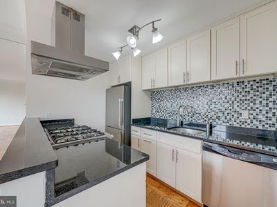 4390 Lorcom Ln APT 810