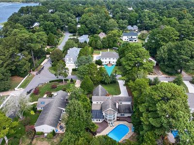 1125 Bay Colony Dr