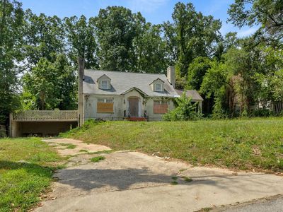 220 Riverside Dr