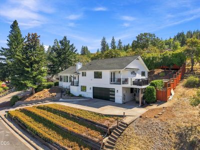 1750 Crestview Dr
