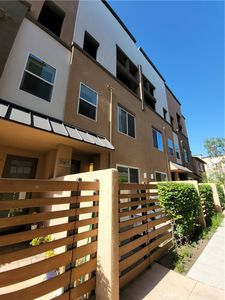 1568 W Artesia Sq Unit E