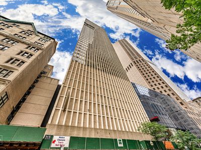 100 E Walton St APT 27B