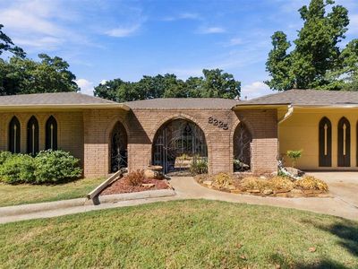 8225 Golden Oaks Rd