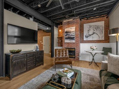 200 W 2nd St Unit 101