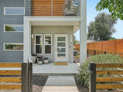 489 N Beaumont Ct