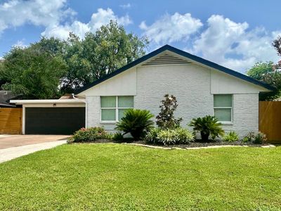 4406 Benning Dr