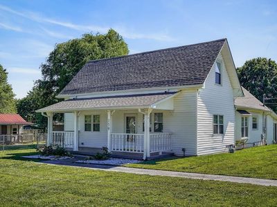 159 2nd Ave S