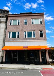 71 E Main St