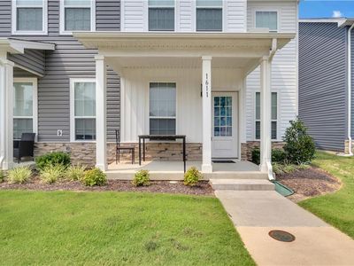 1611 Independence Blvd