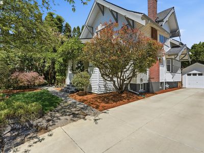 3406 NE 41st Ave