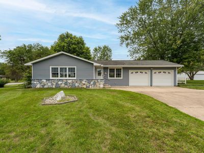 102 Sherwood Dr
