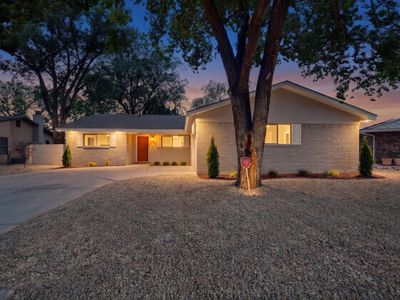 1305 Evelyn Ct NE