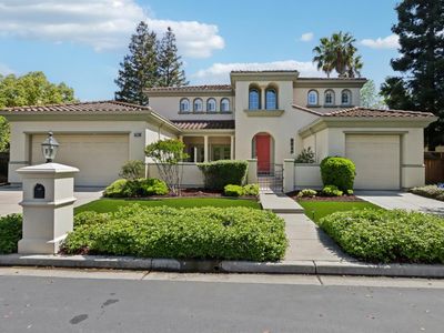 5867 Gleneagles Cir