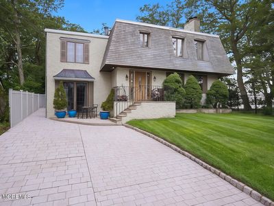 10 W Riverside Drive