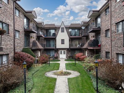 6453 N Northwest Hwy #2C