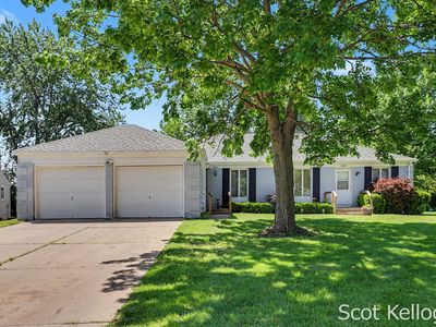 5959-5961 Crestmoor Dr SE