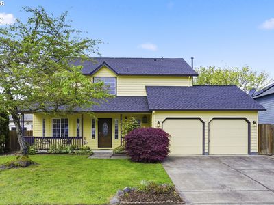 821 NE Eaglenest Ct