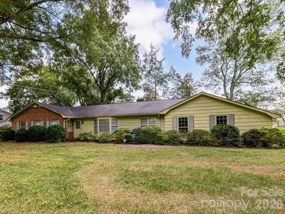 5535 Lansing Dr