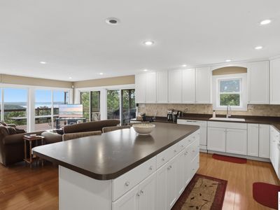 11045 Foothills Ln